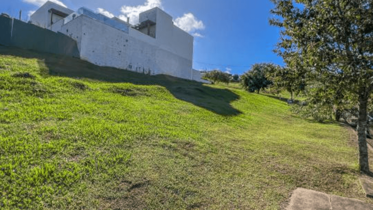 Terrenos em Encostas: Riscos e Valorização