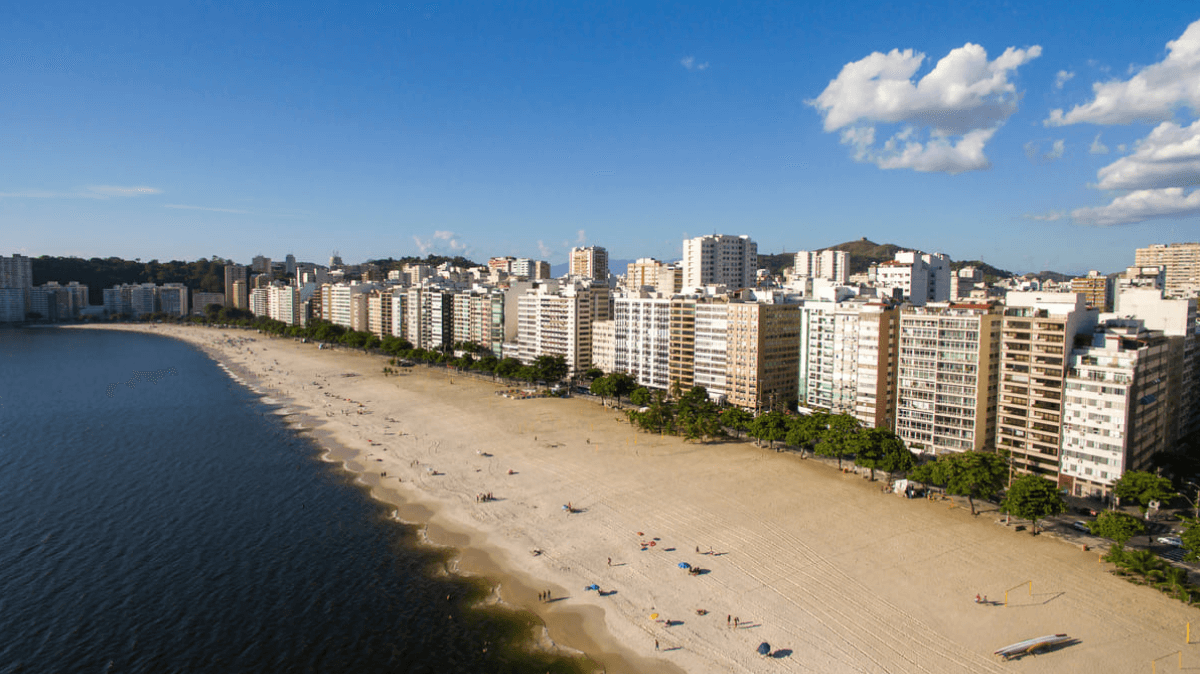 Comparativo: Imóveis à Beira-Mar x Segunda Linha - Onde Investir em 2024?