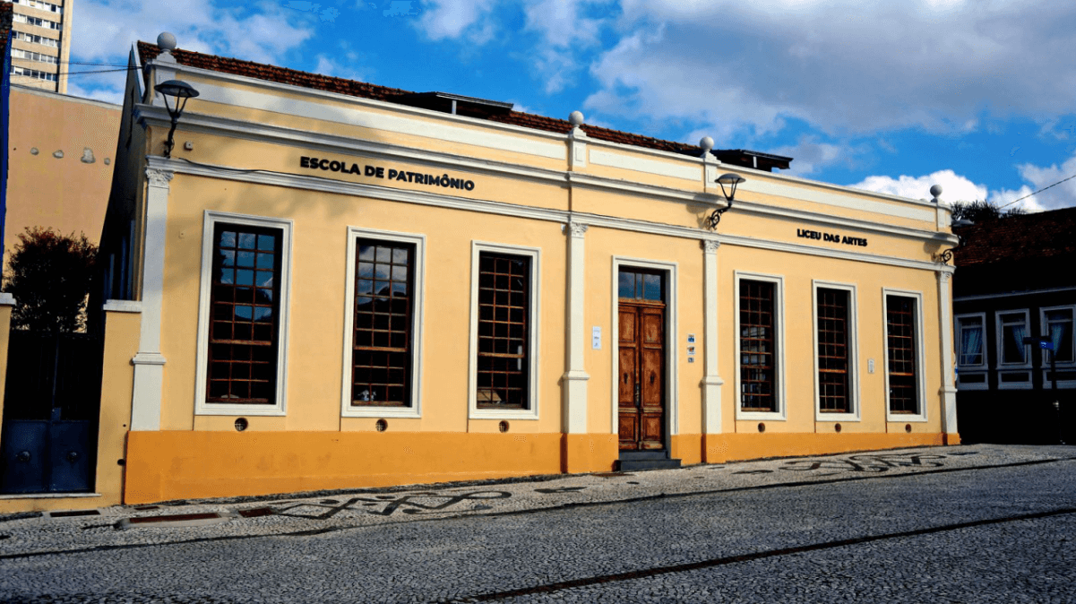 Imóveis Históricos em Antonina: Como Determinar o Valor de Mercado em 2025