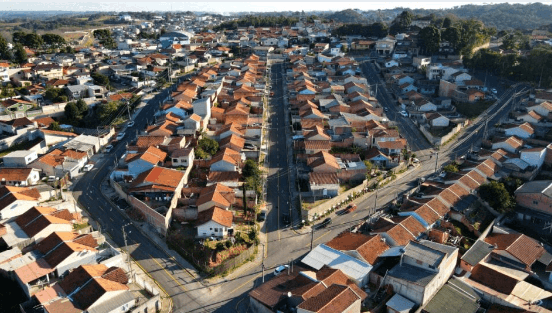 Mercado Imobiliário em Campo Magro em 2025: Vale a Pena Investir? Análise Completa