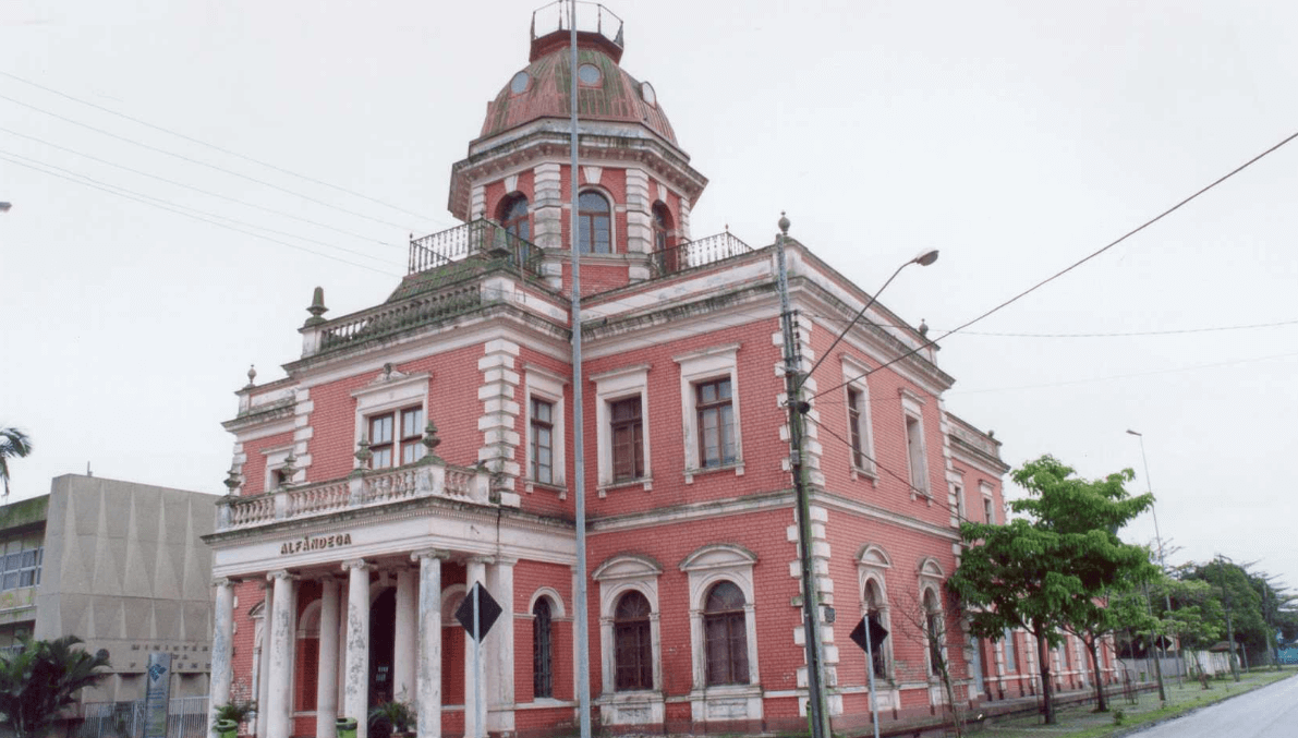 Imóveis Centenários em Paranaguá: Preservação e Avaliação