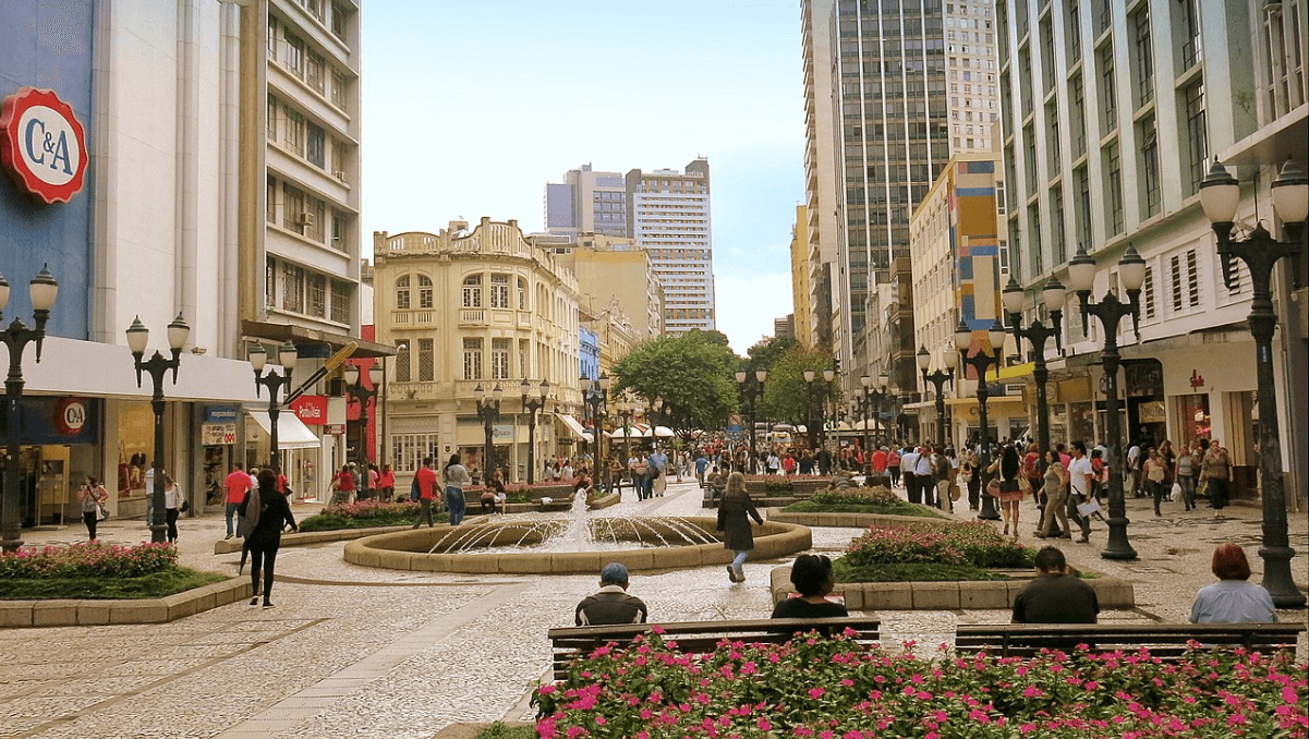 Preços de Imóveis no Centro de Curitiba: Análise de Mercado 2025