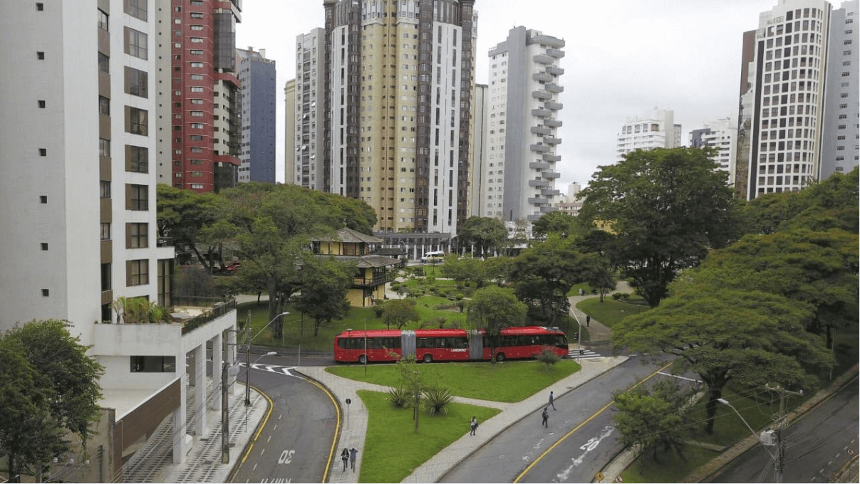 Avaliação Imobiliária em Água Verde: Tendências e Valores em 2024
