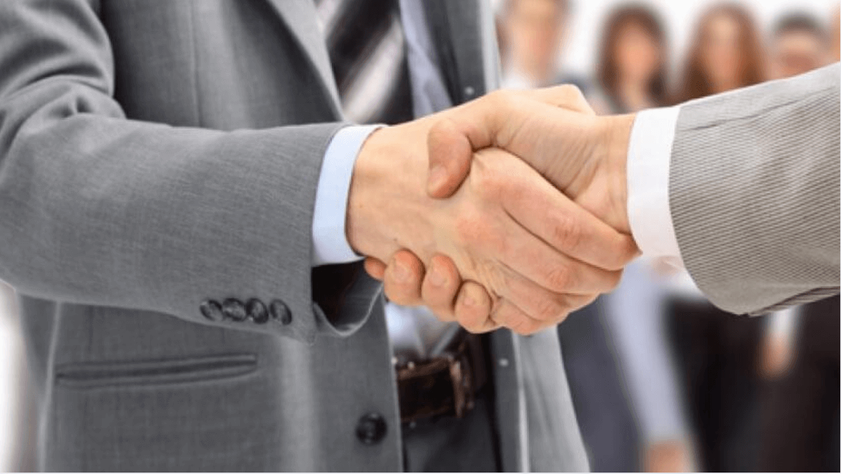 Vendas Diretas vs. Corretores: Análise Técnica para Maximizar o Valor do Seu Imóvel