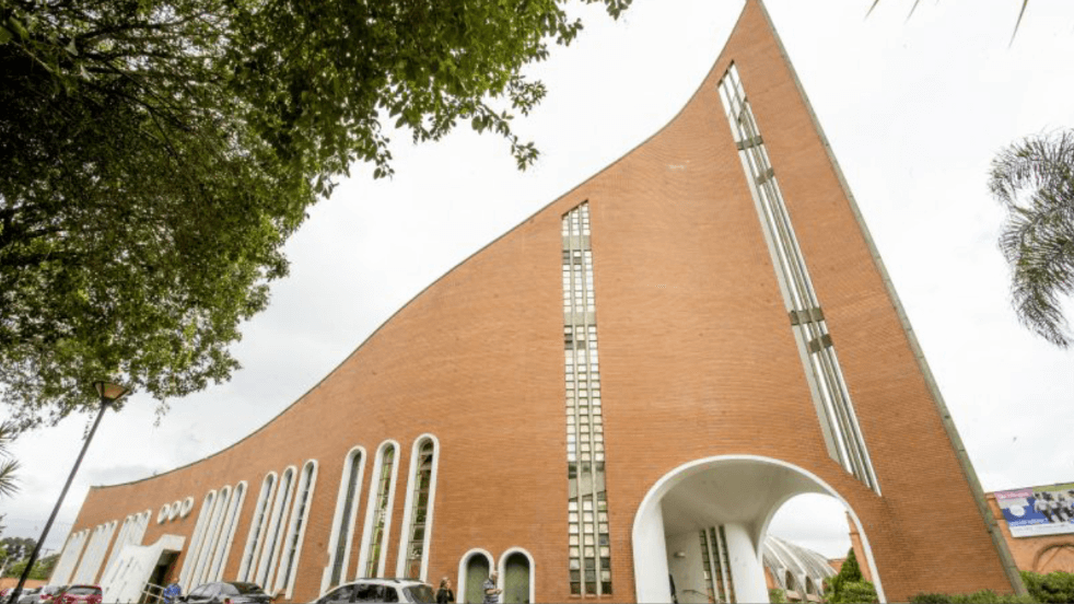 Avaliação de Imóveis no Cristo Rei, Curitiba: A Ciência por Trás dos Laudos Técnicos no Bairro Mais Arborizado