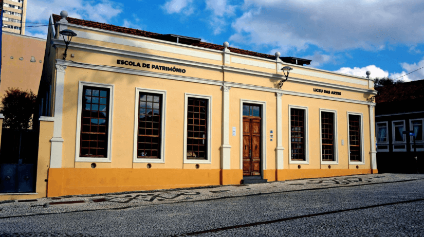 Avaliação de Imóveis Históricos em Curitiba: Metodologia Técnica para Patrimônios com Alma