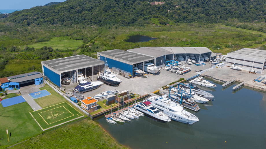 Como a Sazonalidade Turística Afeta o Valuation de Marinas e Estaleiros