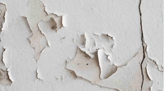 APARTAMENTO NO CENTRO DE CURITIBA COM PINTURA DESCASCANDO: ESTADO 4 OU ESTADO 3 NA DEPRECIAÇÃO?