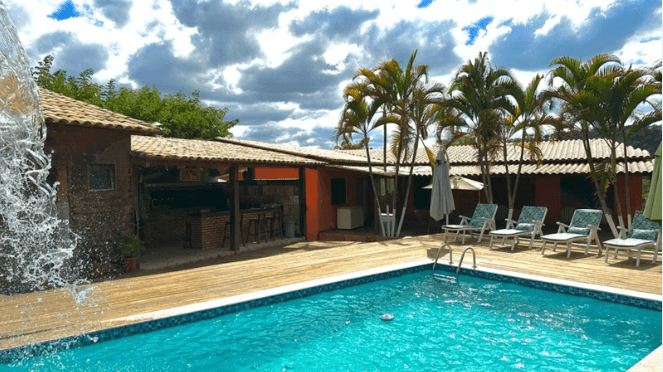 Sítio de Lazer com Piscina: Quando a Idade Aparente é Maior por Falta de Manutenção (E a Depreciação Aumenta)