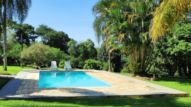 Chácara com Piscina: Como Aplicar o Método Ross-Heidecke na Depreciação de Itens de Lazer