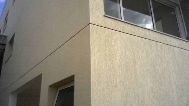 Casa no Centro com Grafiato Descolado: Como o SINAPI Fundamentou uma Contestação e Corrigiu o Valor do Imóvel