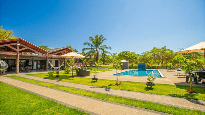 Chácara de Lazer: Como Calcular a Depreciação de Piscina e Churrasqueira com Rigor Técnico
