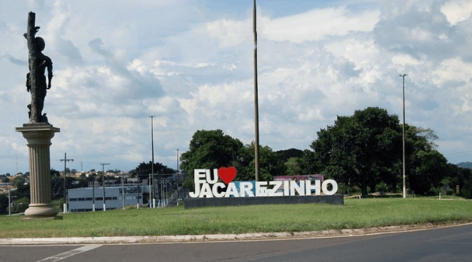 Casa no Centro de Jacarezinho com Grafiato Descolado: Como Calcular o Custo de Reparo com o SINAPI e Fundamentar seu Laudo