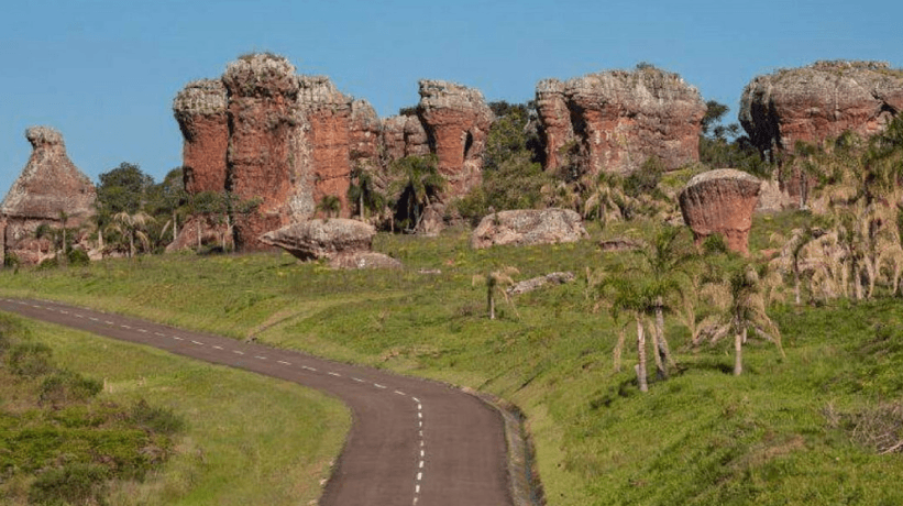 Sobrado em Oficinas com Pintura Deteriorada: Estado 4 pela Tabela Ross/Heidecke em Ponta Grossa
