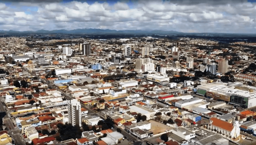 Apartamento no Centro de São José dos Pinhais com Infiltração: Como Fundamentar o Estado 4 com Base no SINAPI