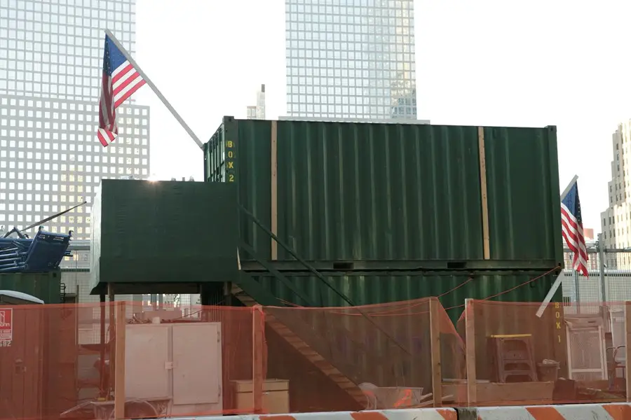 container construcao civil bandeira eua.jpg