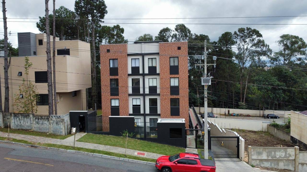 Apartamento no Centro com Infiltração: Como Fundamentar a Depreciação na Vistoria (E Vencer na Perícia)
