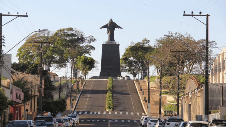 Avaliação de Imóvel em Cornélio Procópio: Guia Completo com Valores, Bairros e Normas Técnicas
