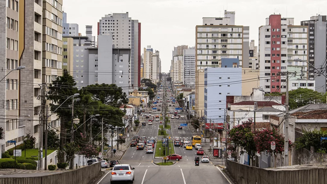 Como o Mercado Imobiliário de Curitiba Impacta as Avaliações de Imóveis