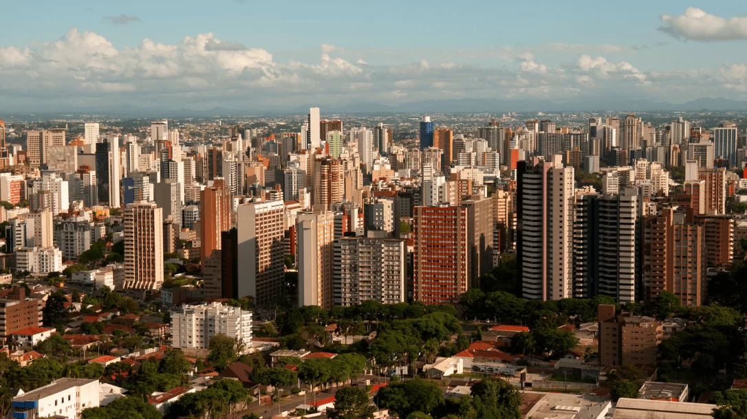 A Relação entre a Valorização Urbana de Curitiba e a Avaliação de Imóveis