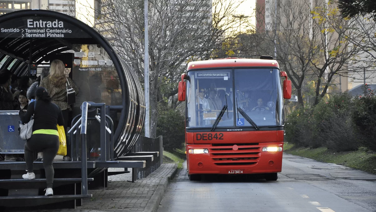 Proximidade a Transporte Público: Quanto Isso Valoriza Seu Imóvel?