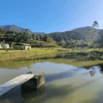 Chácara de Lazer em Paranaguá: Como Depreciar Piscina e Churrasqueira (Sem Ignorar a Maresia e a Umidade)