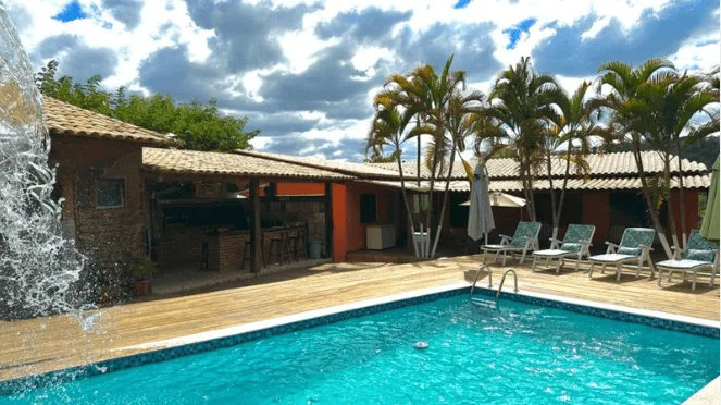 Sítio de Lazer com Piscina: Quando a Idade Aparente é Maior por Falta de Manutenção (E a Depreciação Aumenta)