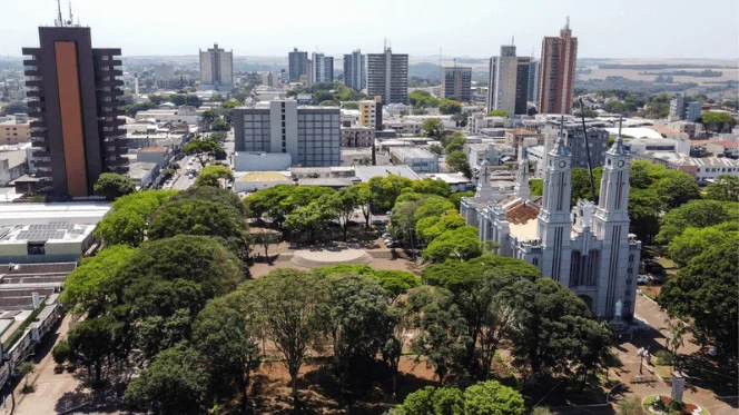 Sobrado em Campo Mourão com Pintura Deteriorada: Como Fundamentar o Estado 4 e Calcular o Impacto no Valor do Imóvel?