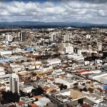 Apartamento no Centro de São José dos Pinhais com Infiltração: Como Fundamentar o Estado 4 com Base no SINAPI